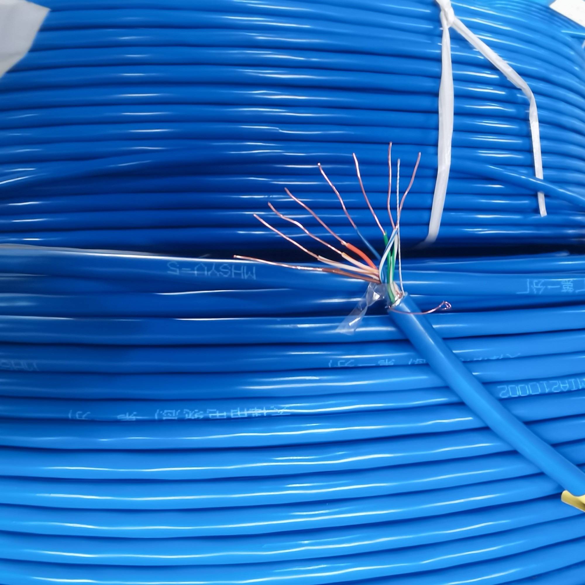 矿井下默默守护的安全纽带 阻燃矿用电话线的作用科普