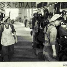 加拿大记者拍1965年中国,那时当个工人很光荣,马车运输是半机械化